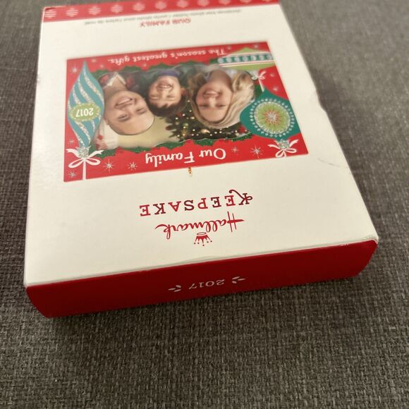 Hallmark Keepsake Ornament 2017 Our Family Photo Holder NIB - Picture 4 of 13